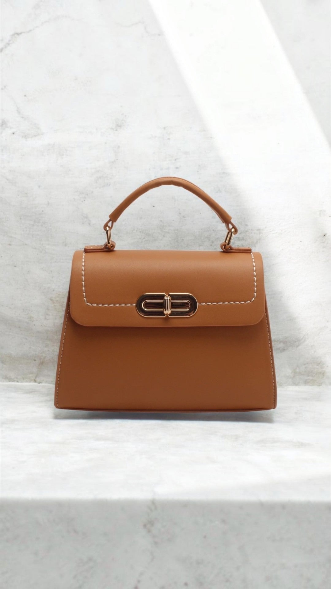 Sac à Main Femme Élégant avec Poignée – Camel, Noir & Beige