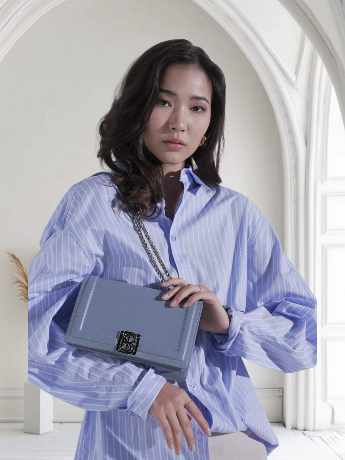 Sac à Bandoulière Femme Élégant avec Chaîne – Bleu & Noir